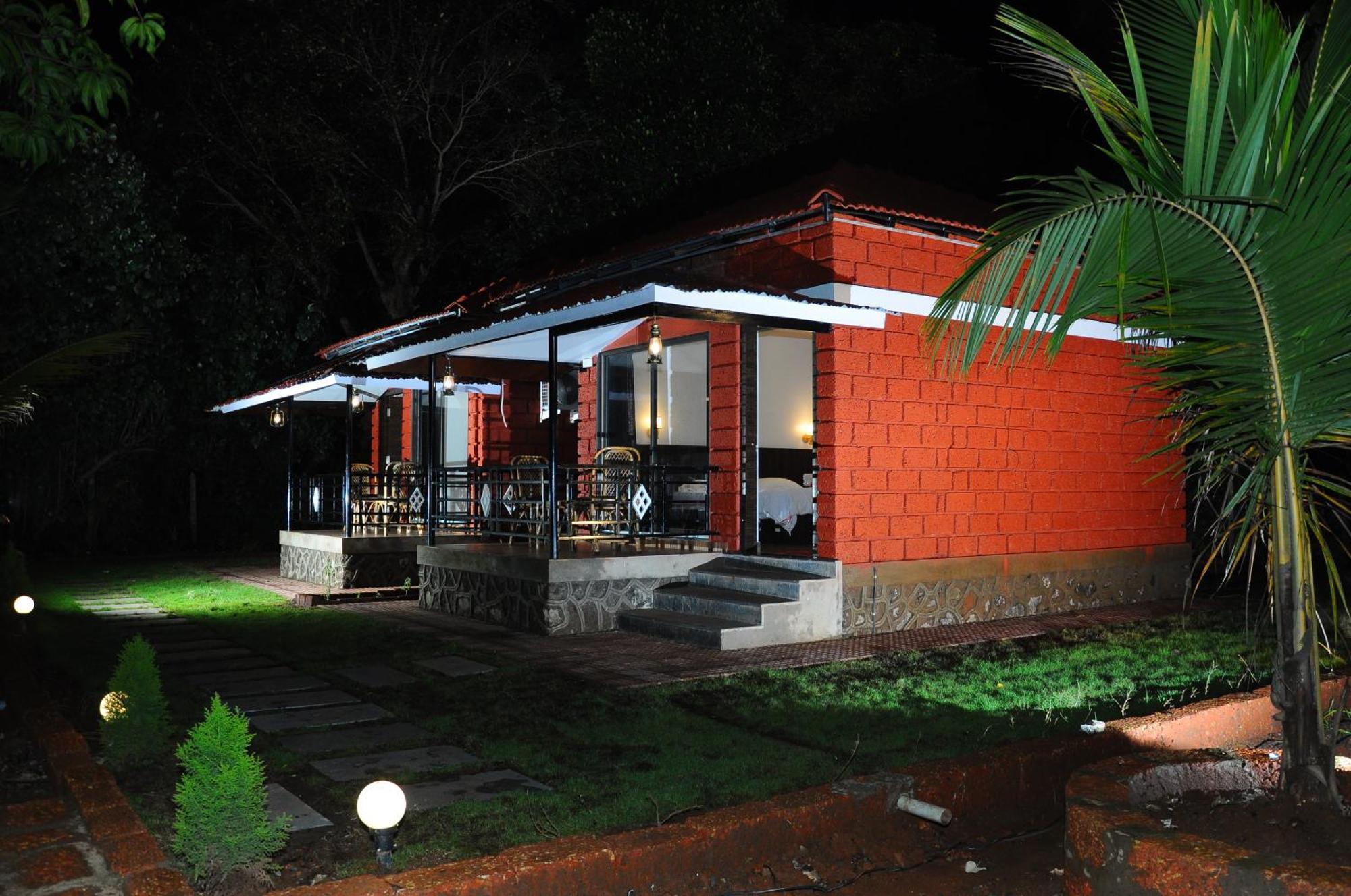 Chiplūn Red Roof Farmhouse מראה חיצוני תמונה