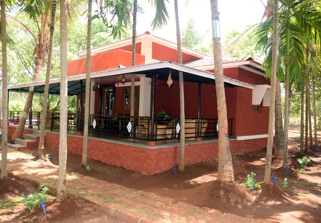 Chiplūn Red Roof Farmhouse מראה חיצוני תמונה
